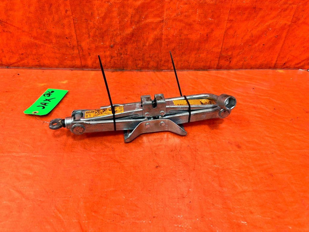14 23 INFINITI Q50   SCISSOR JACK AND LUG NUT TOOL   OEM #3161