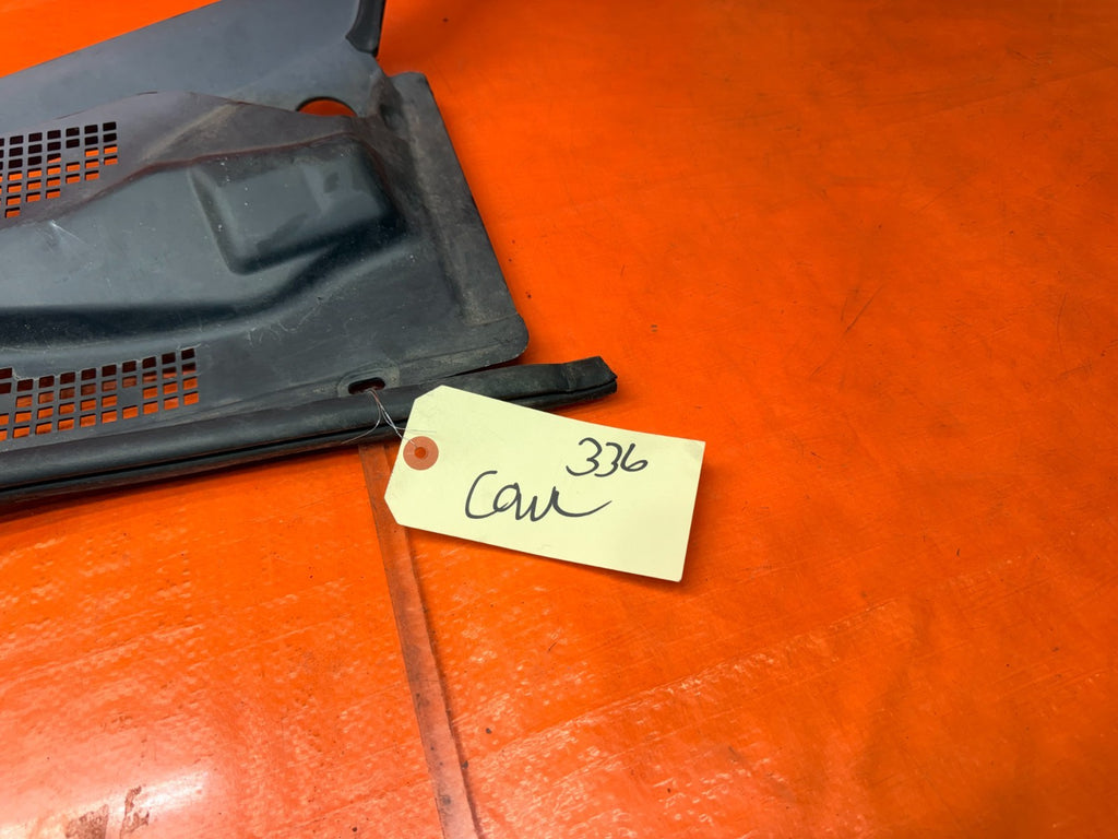97 01 HONDA PRELUDE 2.2L FRONT WINDSHIELD WIPER COWL VENT COVER PLASTIC OEM #3364