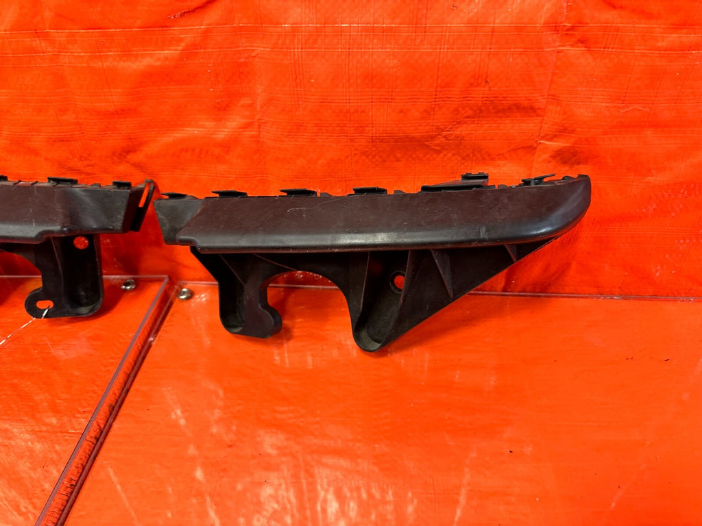 15 21 SUBARU WRX & STI   LEFT AND RIGHT REAR BUMPER BRACKETS RETAINERS CLIPS 2666