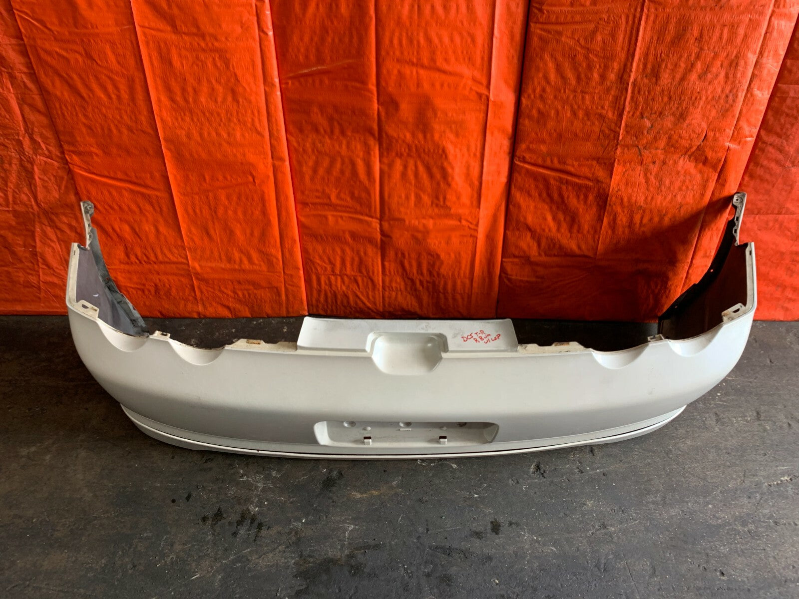 02 04 HONDA INTEGRA DC5 TYPE R   REAR BUMPER W/ OEM REAR LIP   FACTORY OEM OE9