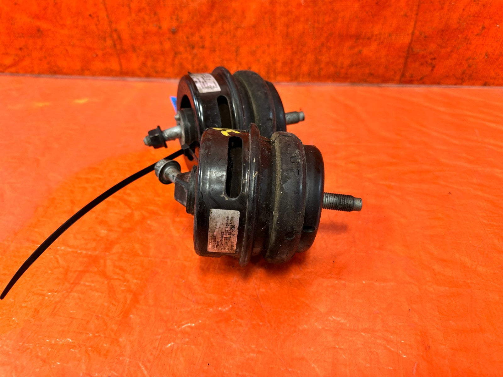 12 14 HYUNDAI GENESIS COUPE BK2 2.0L G4KF   LEFT AND RIGHT ENGINE MOUNTS OEM 3254