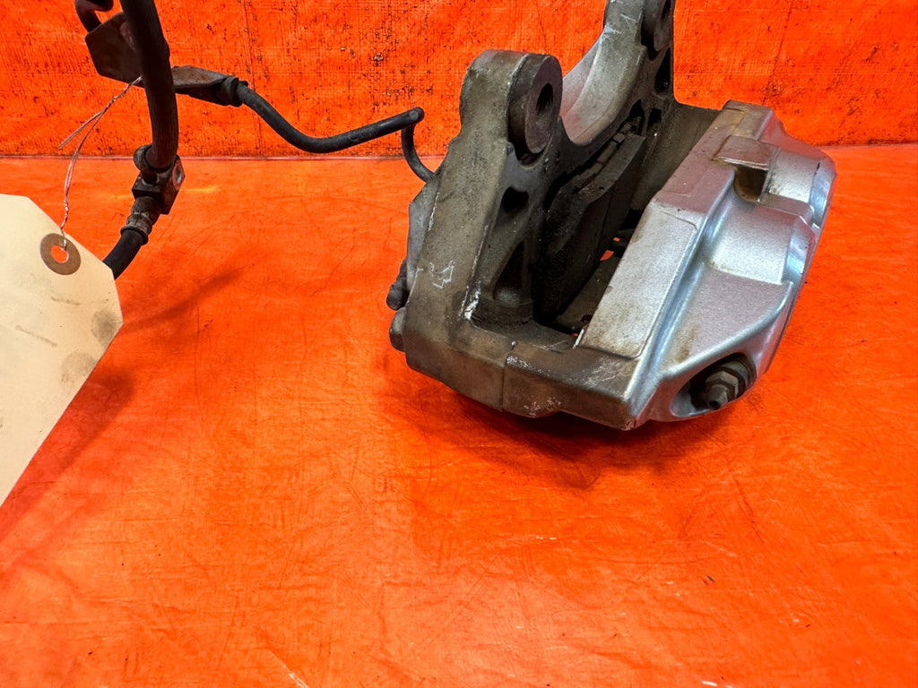 08 15 G37 Q60 14 23 Q50 SPORT   AKEBONO   DRIVER LEFT FRONT CALIPER OEM 32810
