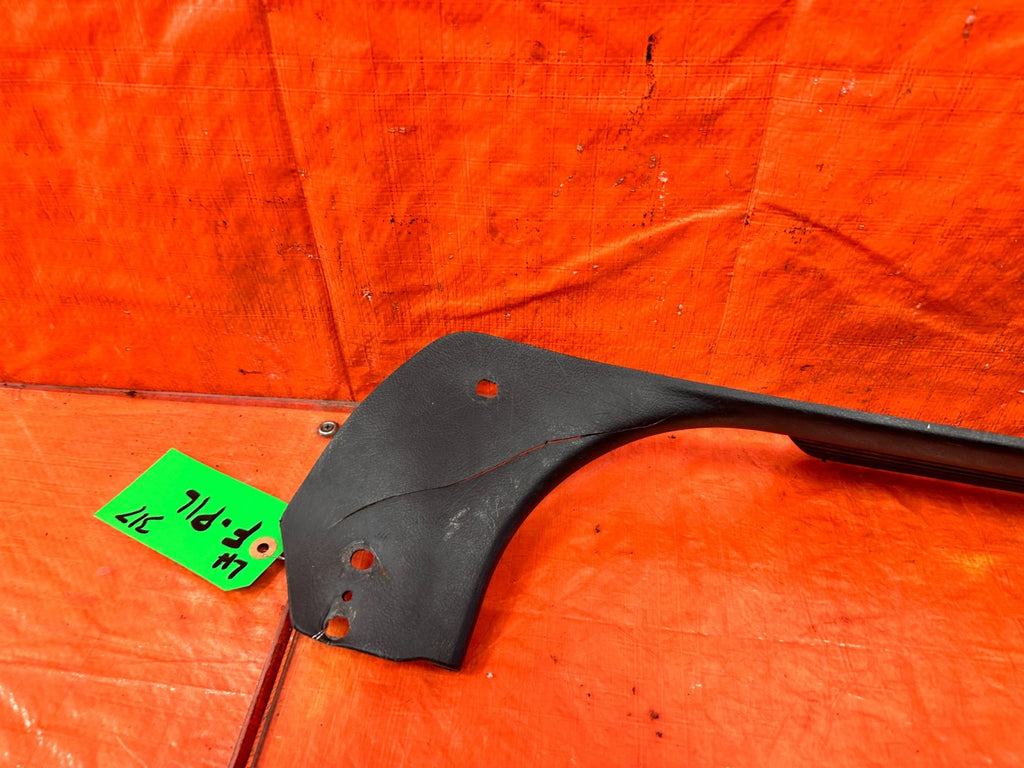 90 91 HONDA CIVIC HATCHBACK   DRIVER LEFT FLOOR PILLAR SCUFF PLATE   OEM 3172