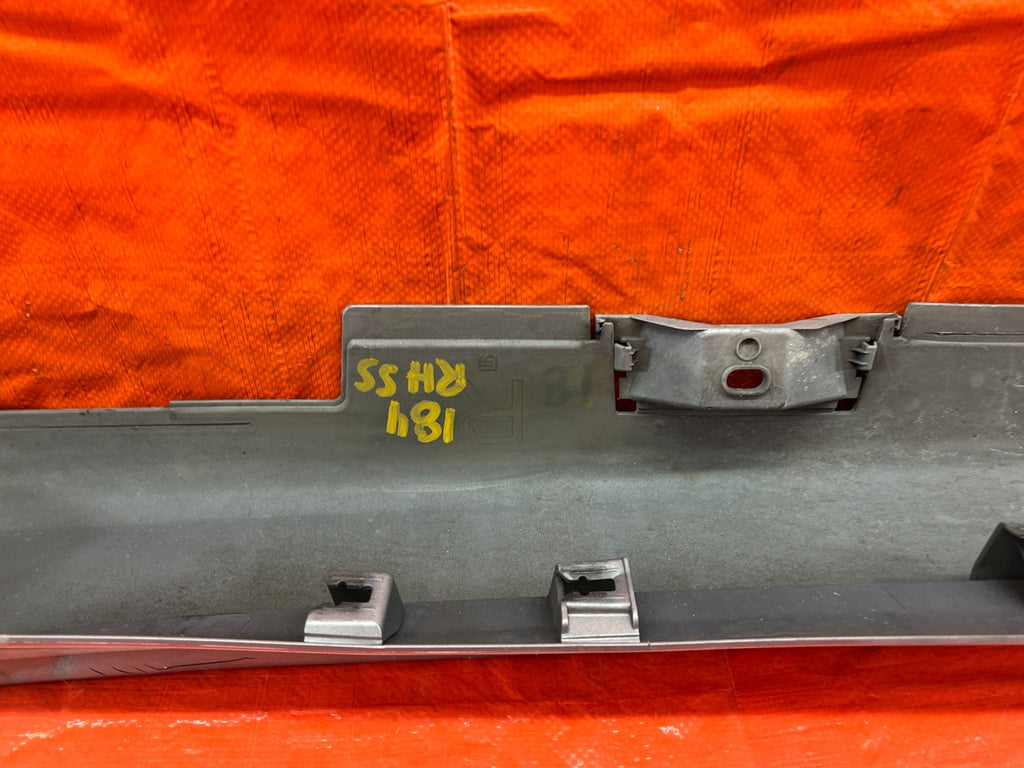 18 21 HONDA ACCORD SPORT   SIDE SKIRT ROCKER MOLDING TRIM RIGHT SIDE   OEM #18423
