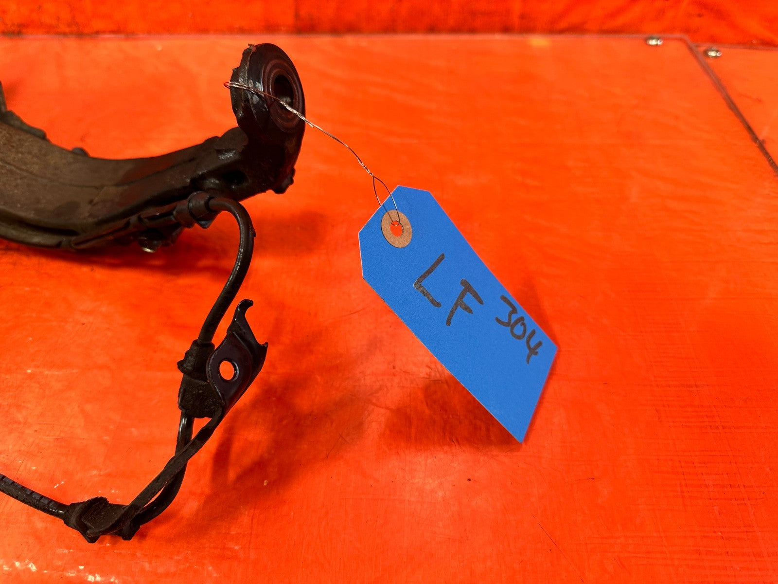 04 08 ACURA TSX   DRIVER LEFT FRONT SPINDLE KNUCKLE HUB   OEM FACTORY #3042