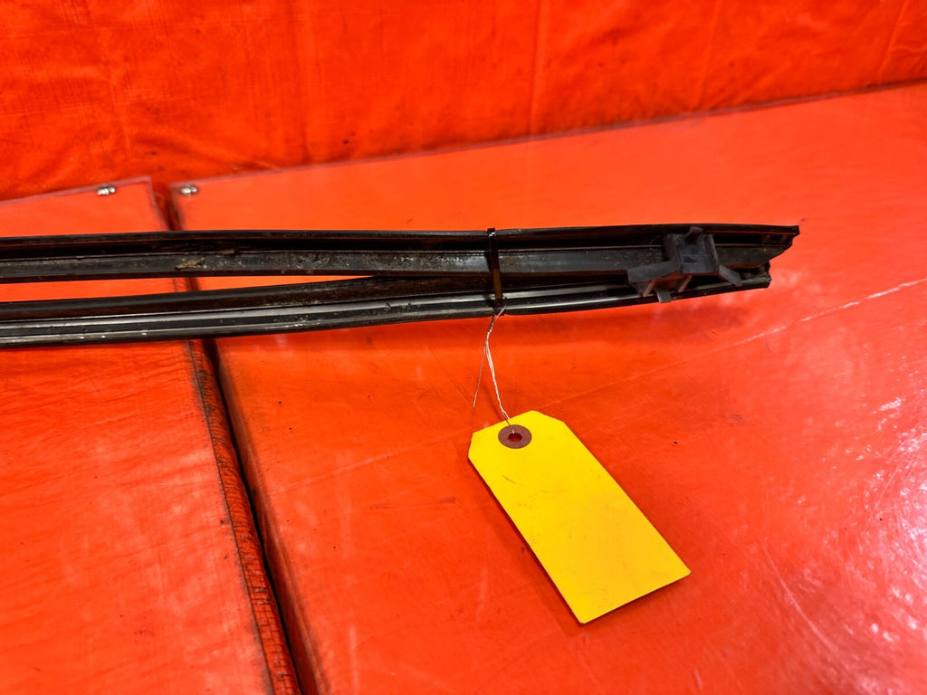 04 05 ACURA TSX   ROOF TRIM WEATHER STRIP SET LEFT & RIGHT DRIP RETAINER OEM 29114