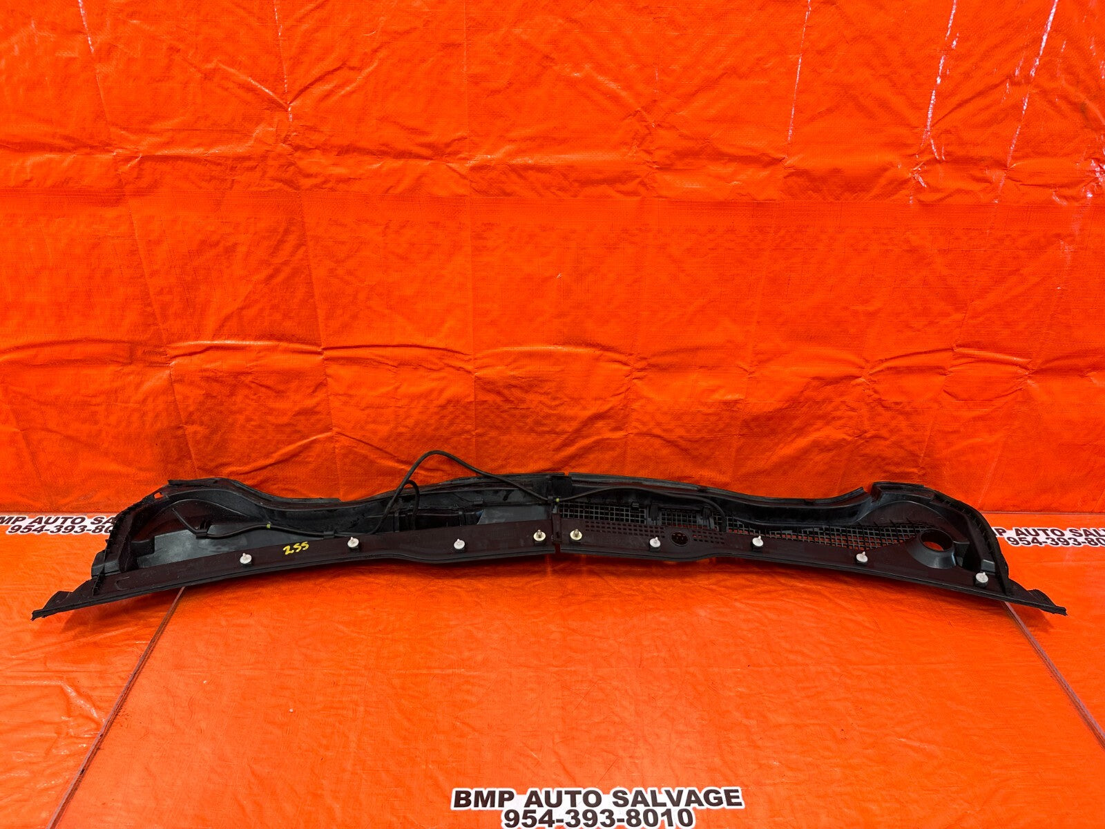 04 05 ACURA TSX   WINDSHIELD WIPER COWL TRIM PLASTIC   OEM FACTORY #25511