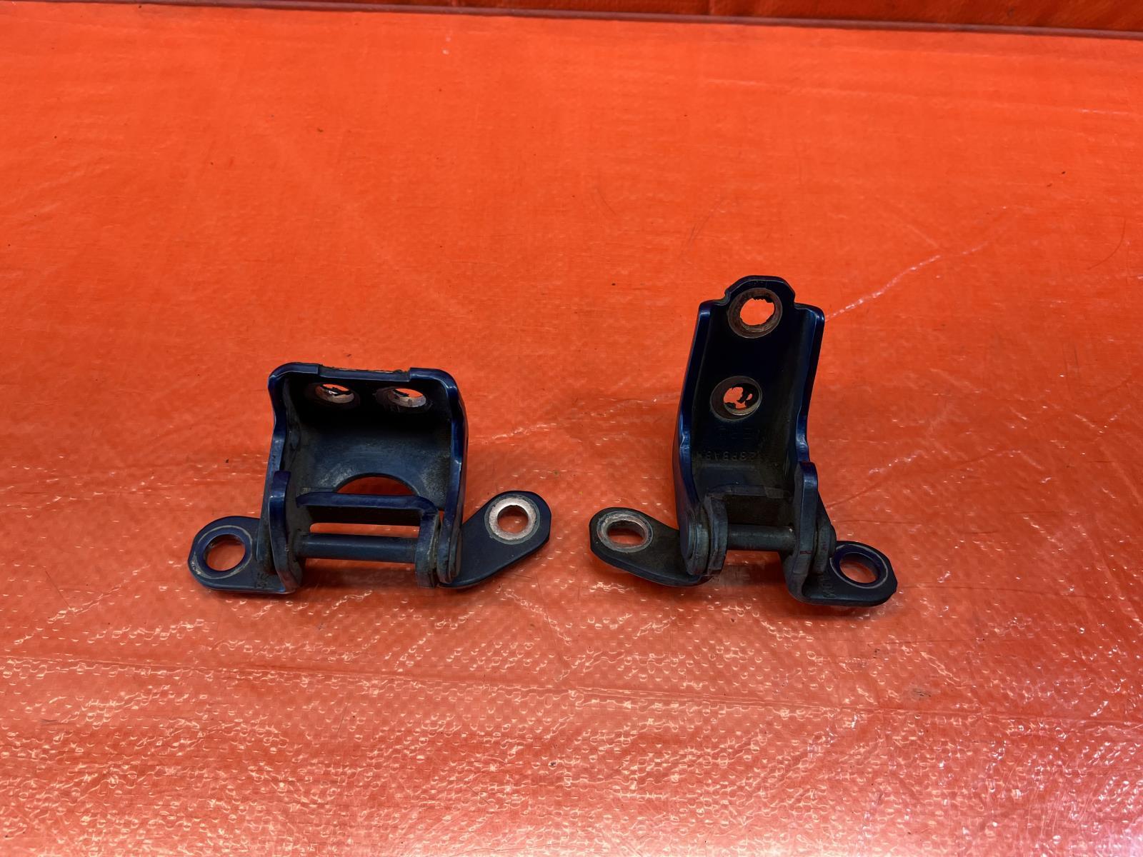 06 11 CIVIC 4D SEDAN   PASSENGER RIGHT REAR DOOR HINGE SET UPPER LOWER   OEM 1516
