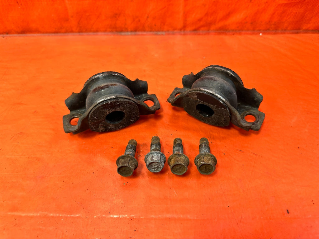 14 20 INFINITI Q50 17 20 Q60 REAR SWAY BAR MOUNTING BRACKET & BUSHING SET   #3161