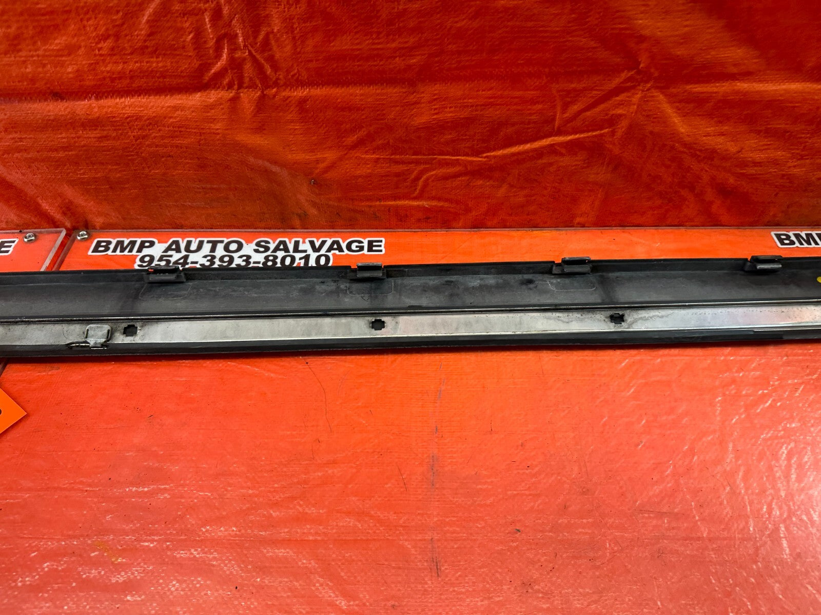 88 89 HONDA CRX   LEFT   LOWER DOOR MOLDING TRIM INSERT LINER LINING OEM #24312