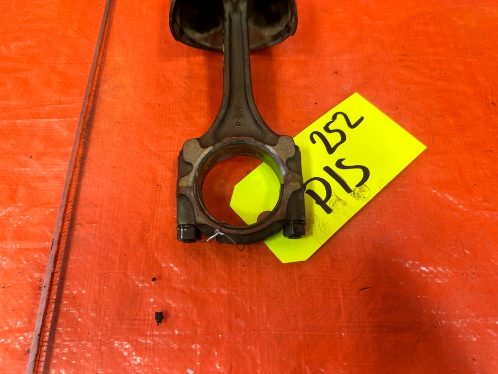 97 01 HONDA PRELUDE   H22 H22A H22A4   PISTON AND CONNECTING ROD   OEM #2524