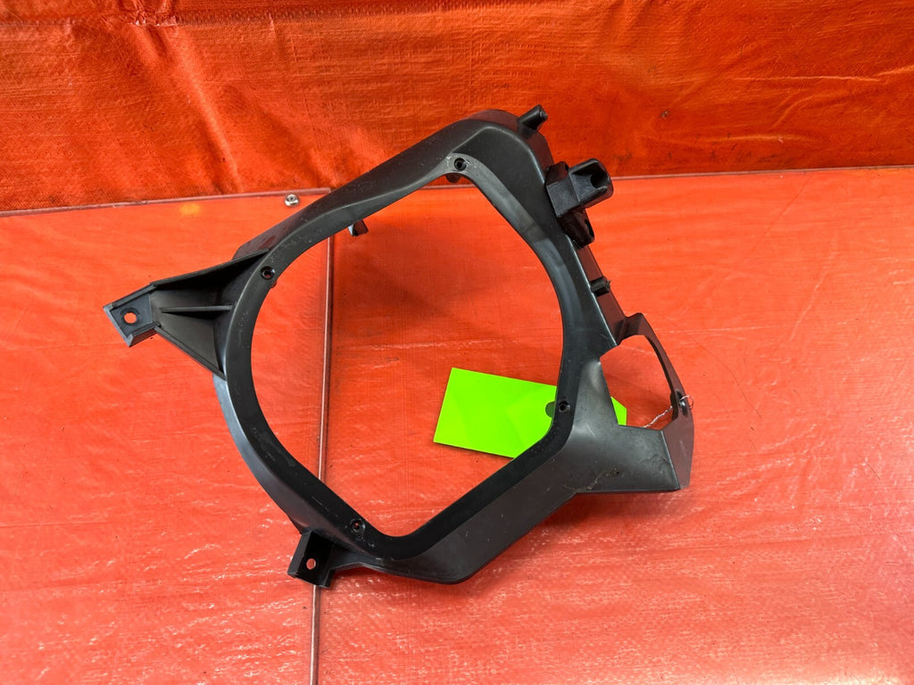 88 91 HONDA CRX PASSENGER RIGHT REAR SPEAKER MOUNTING BRACKET PLATIC OEM #2430