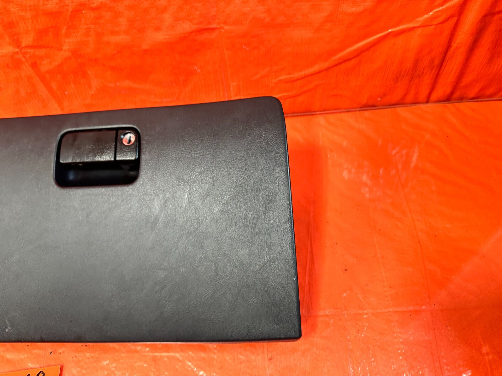 94 01 ACURA INTEGRA 2 & 4 DOOR   GLOVE BOX   BLACK   COLOR   OEM #2682