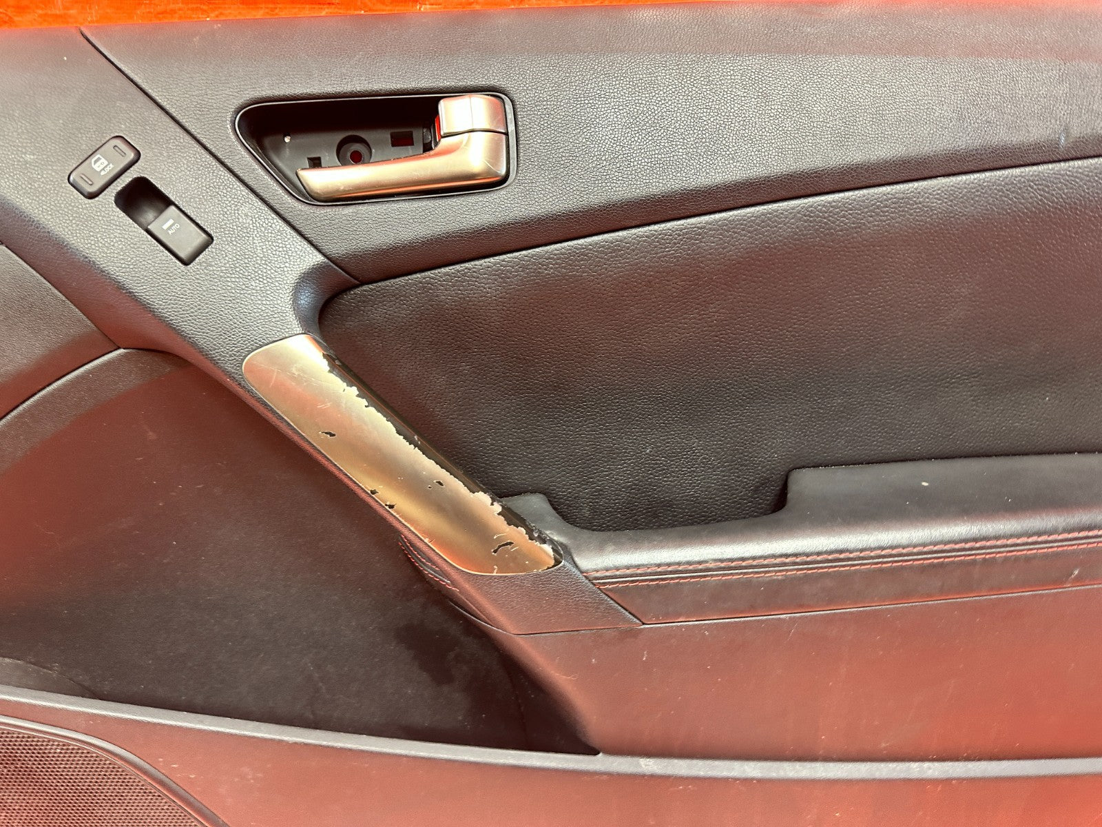13 16 HYUNDAI GENESIS COUPE   R SPEC   LEFT AND RIGHT DOOR PANELS CARDS LINERS4