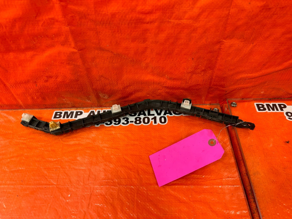 04 08 ACURA TSX   RIGHT REAR   BUMPER BRACKET CLIP SPACER RETAINER   OEM #2557