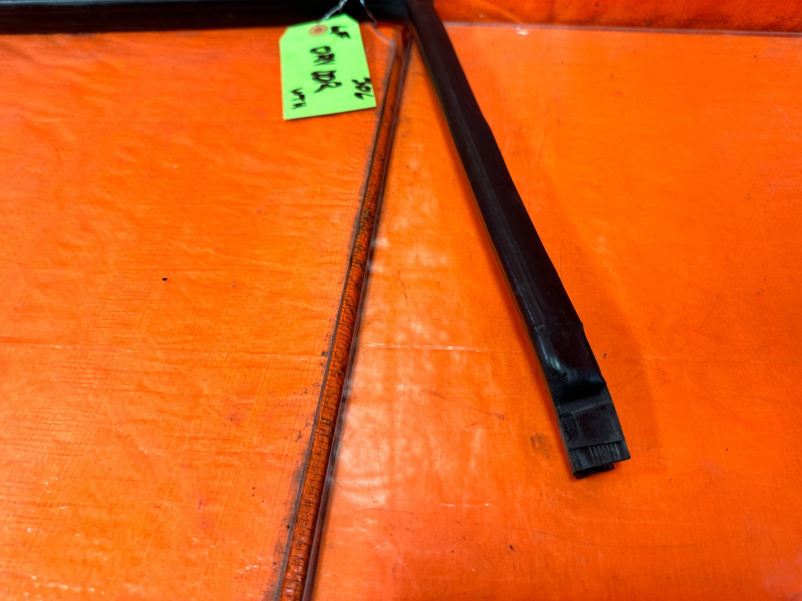 02 05 HONDA CIVIC SI EP3 HATCH DOOR TO CHASSIS OPEN TRIM WEATHER STRIP OEM #3061