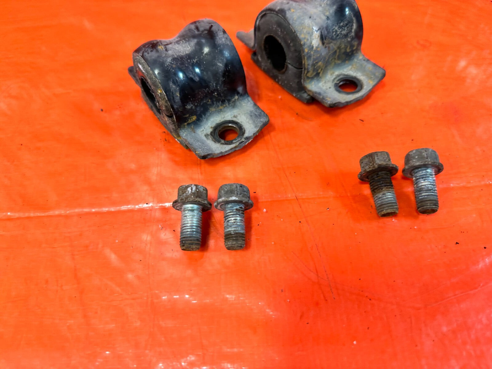 12 15 HONDA CIVIC SI   LEFT & RIGHT FRONT SWAY BAR BRACKETS   OEM FACTORY #2695