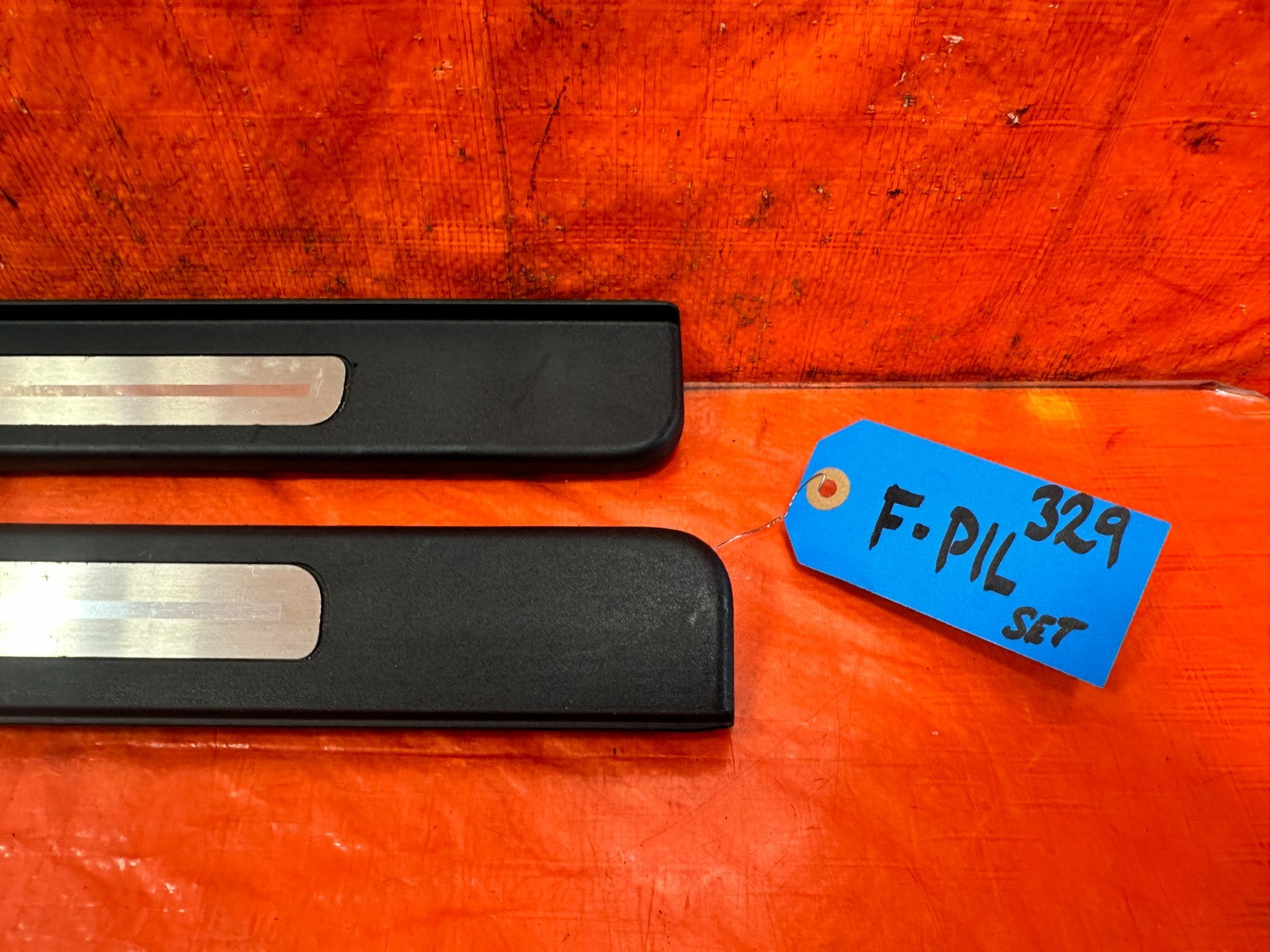09 15 INFINITI G37 CONVERTIBLE LEFT AND RIGHT FLOOR PILLARS SCUFF PLATE SET 3293
