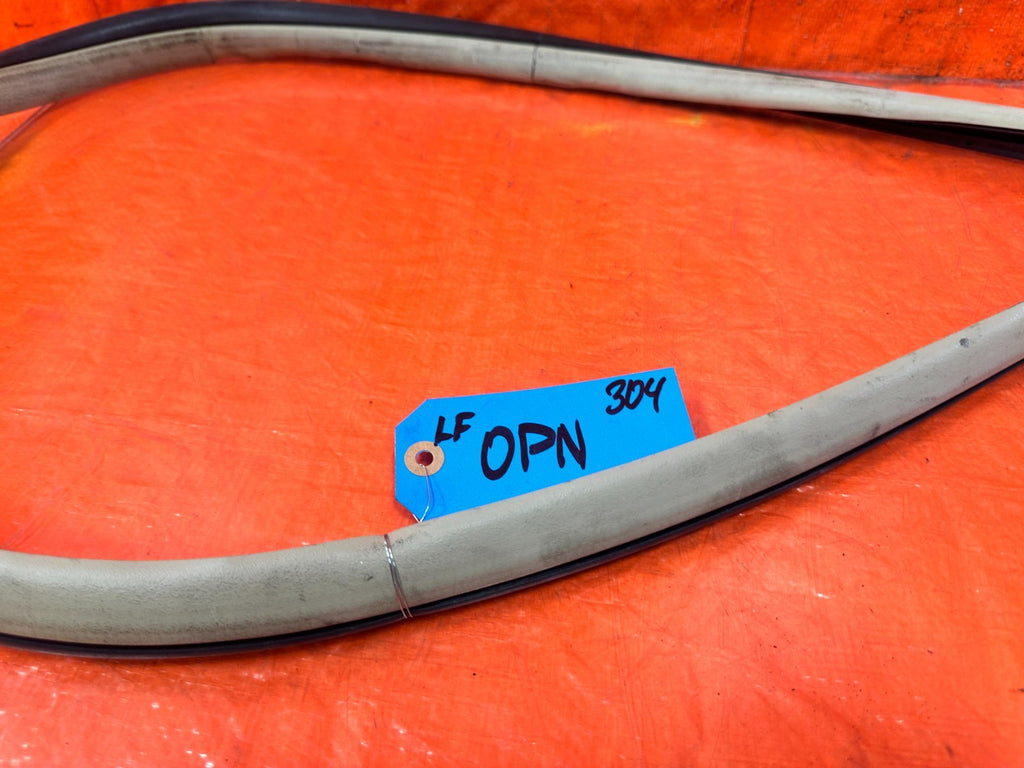 04 08 ACURA TSX   LEFT FRONT   DOOR TO CHASSIS WEATHER STRIP OPEN TRIM OEM #3041