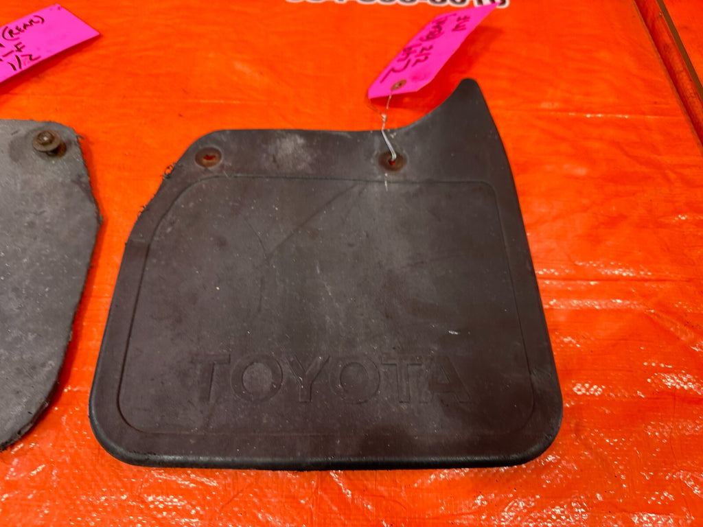 1996 96 TOYOTA TACOMA   2RZ FE 2.4L   RWD NON PRE RUNNER REAR MUD FLAPS OEM 2496