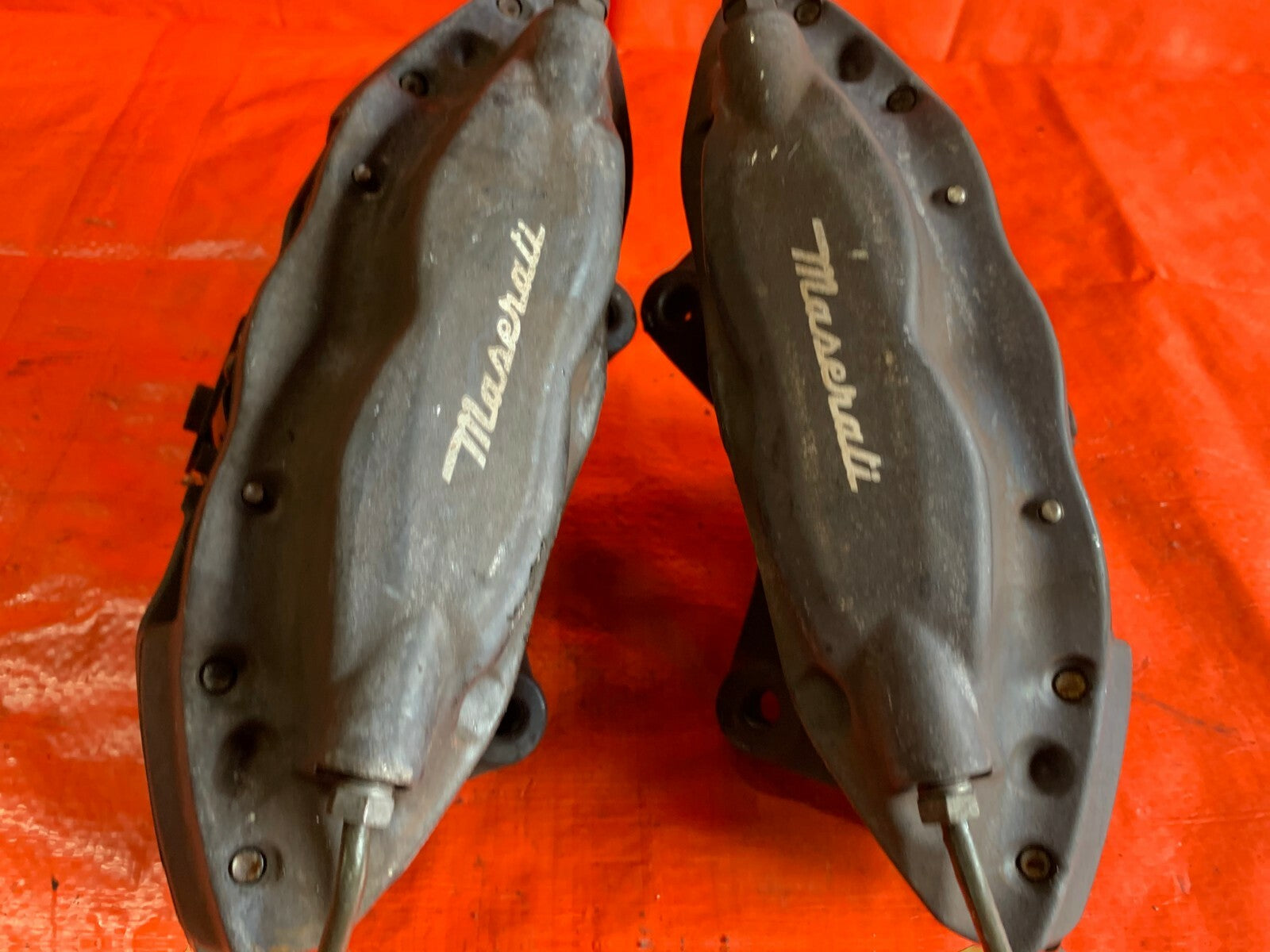 OEM 2015 15 MASERATI GHIBLI   REAR BRAKE CALIPER SET   LEFT RIGHT CALIPERS4
