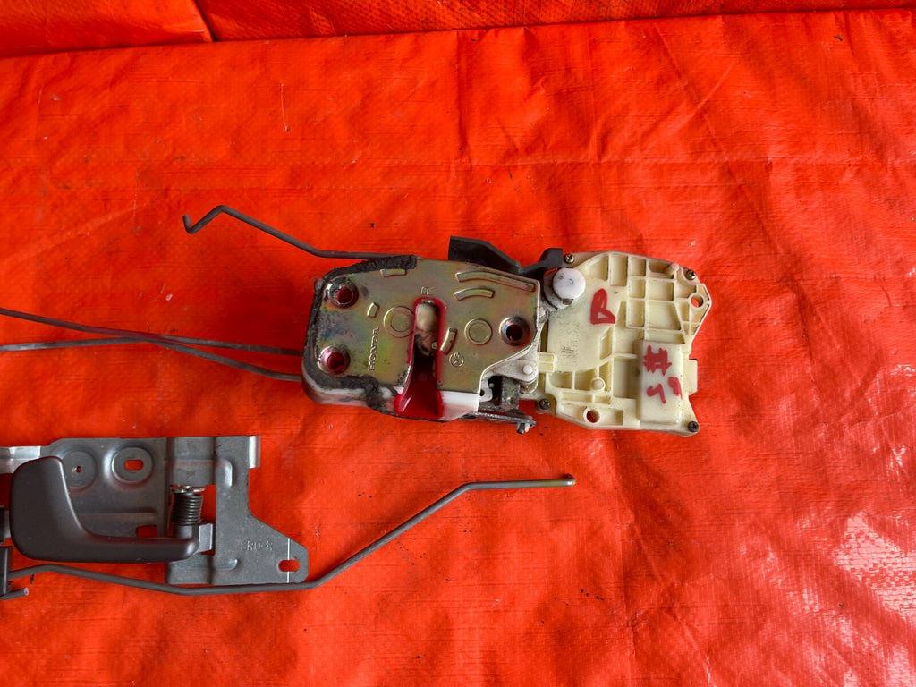 00 09 HONDA S2000   AP1   PASSENGER RIGHT DOOR LOCK ACTUATOR COMPLETE OEM #495
