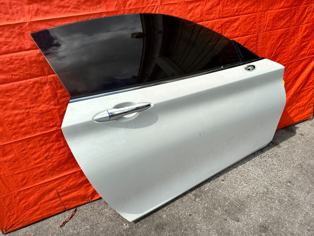 17 20 INFINITI Q60   PASSENGER RIGHT FRONT DOOR COMPLETE W/ INTERNALS   OEM 28911