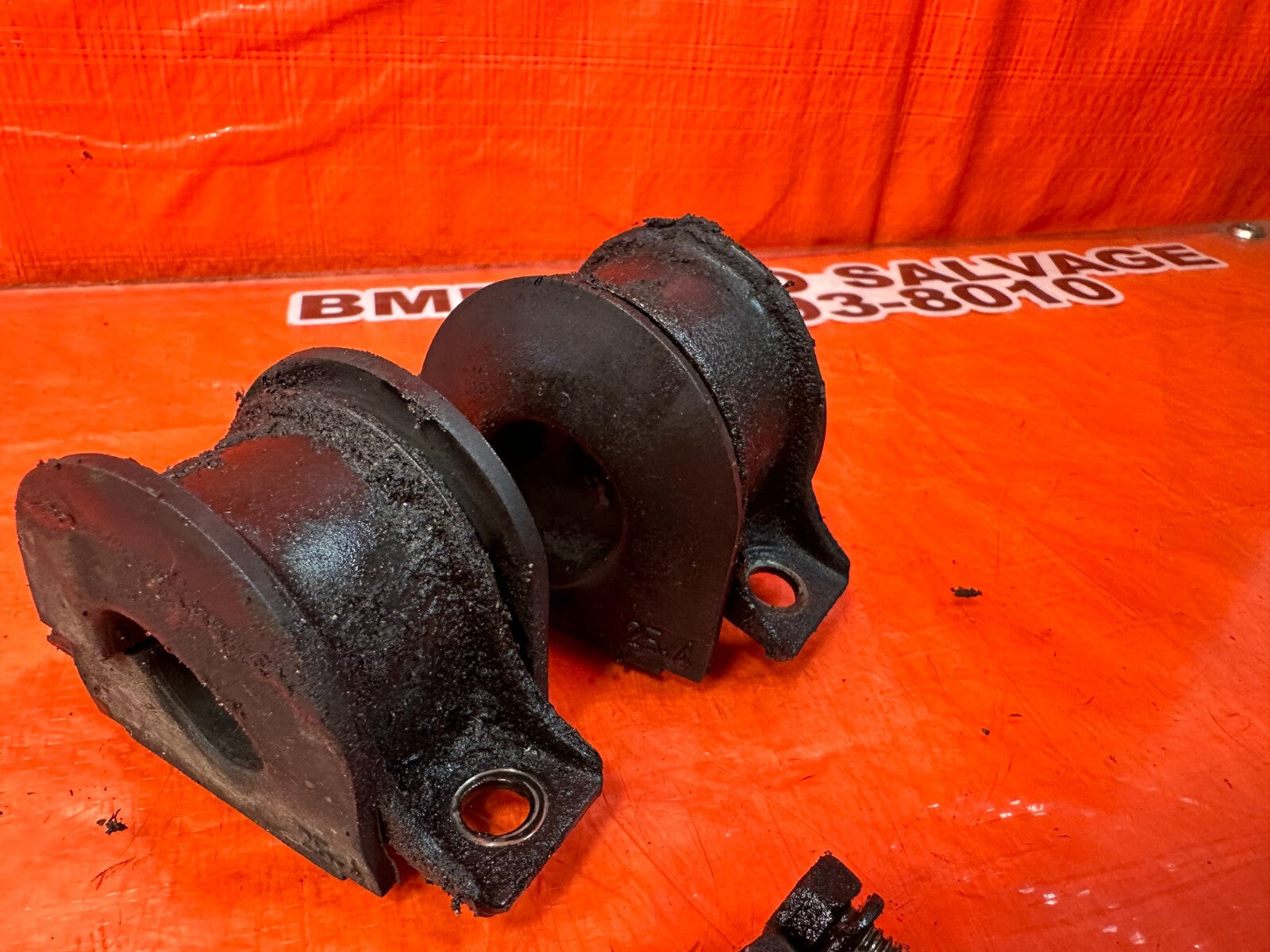 88 01 HONDA PRELUDE   FRONT SWAY BAR MOUNTING BRACKET & BUSHING SET   OEM #2526