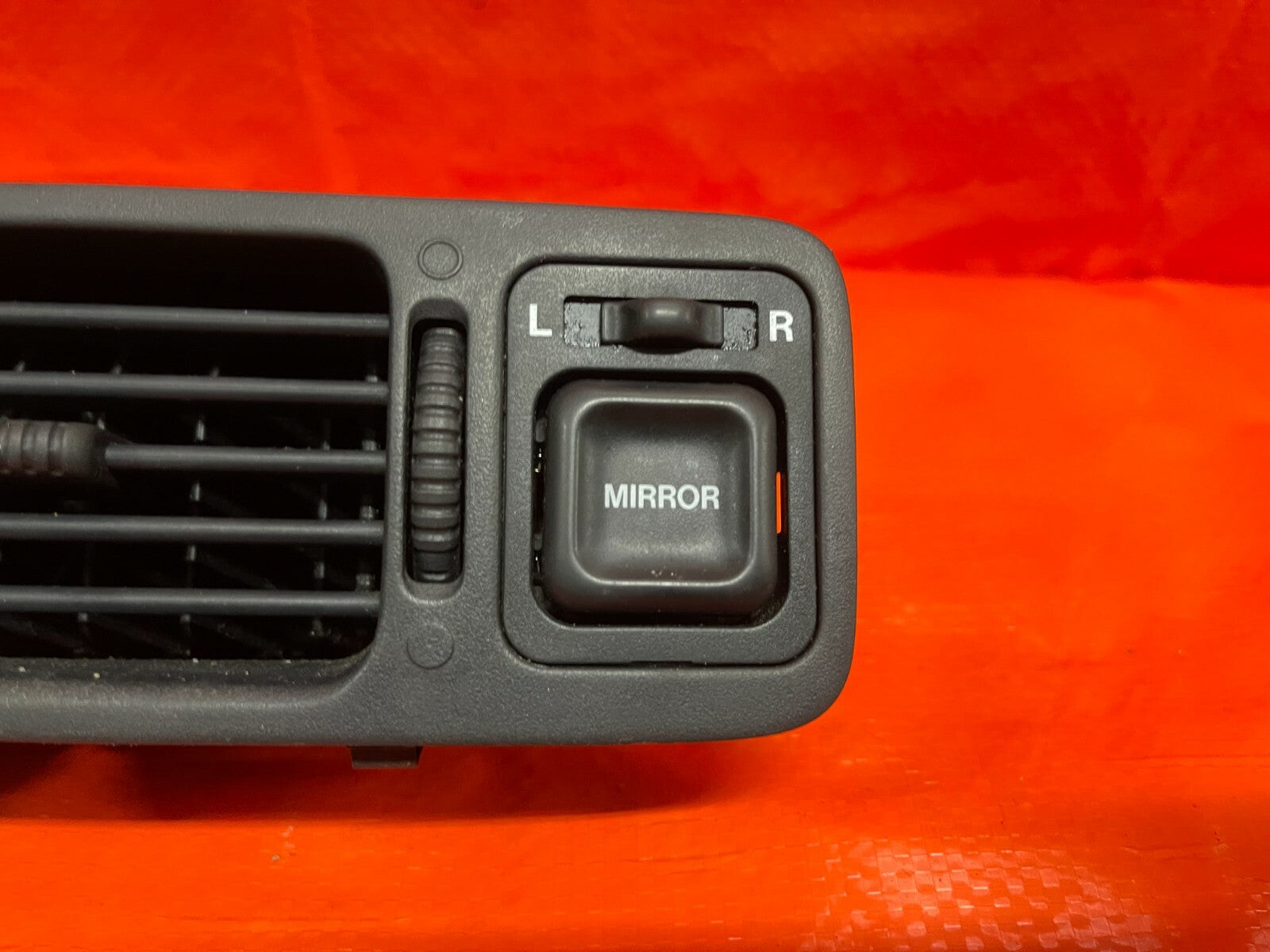 97 01 HONDA CR V CRV   POWER MIRROR SWITCH W/ AC VENT COMPLETE SET UP   OEM OE3