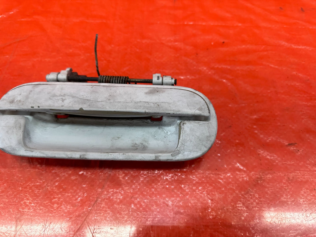 95 98 HONDA ODYSSEY   PASSENGER RIGHT REAR EXTERIOR DOOR HANDLE WHITE OEM #1935