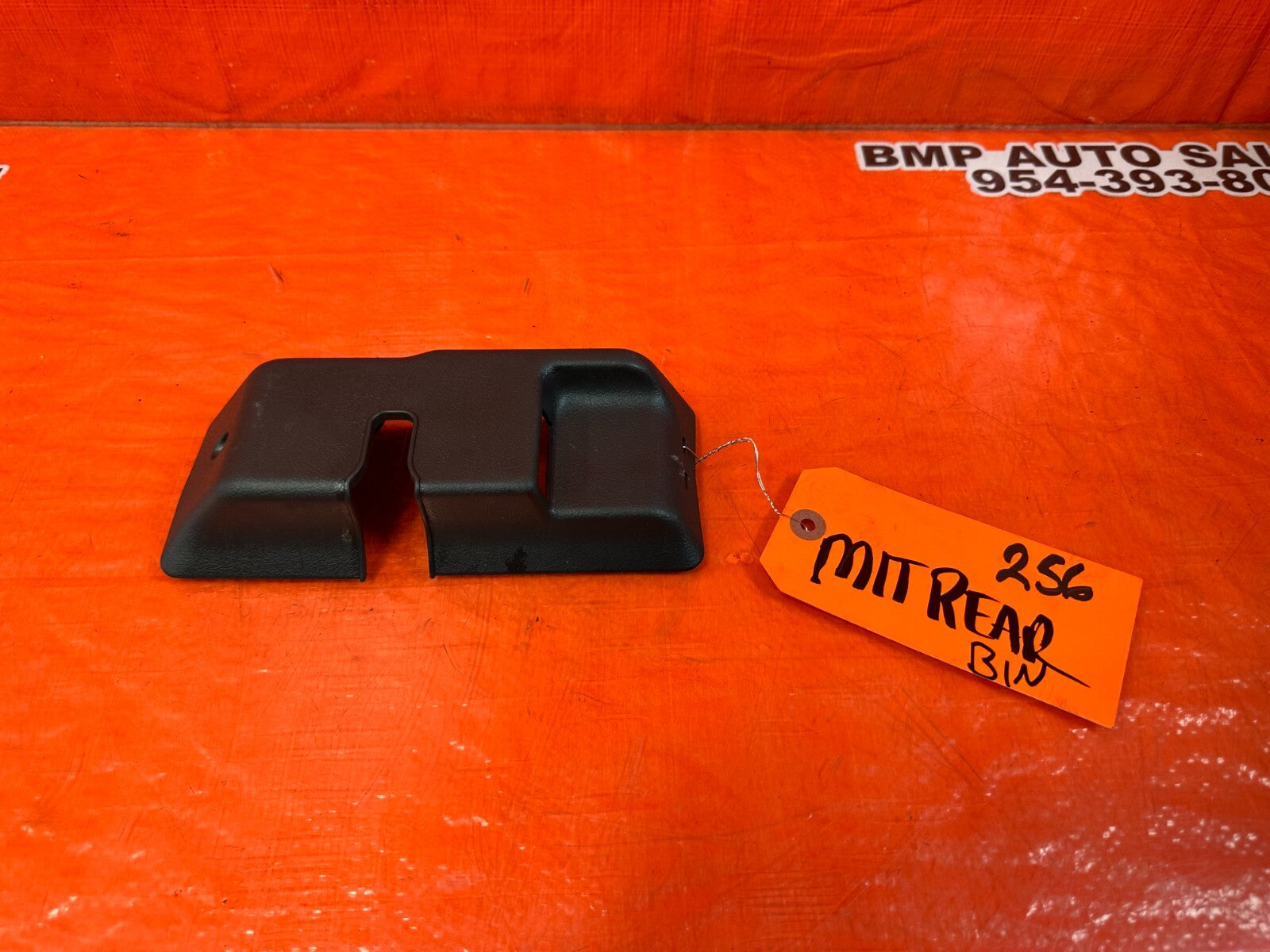 93 97 HONDA DEL SOL   TRUNK LATCH TRIM   OEM FACTORY #2560