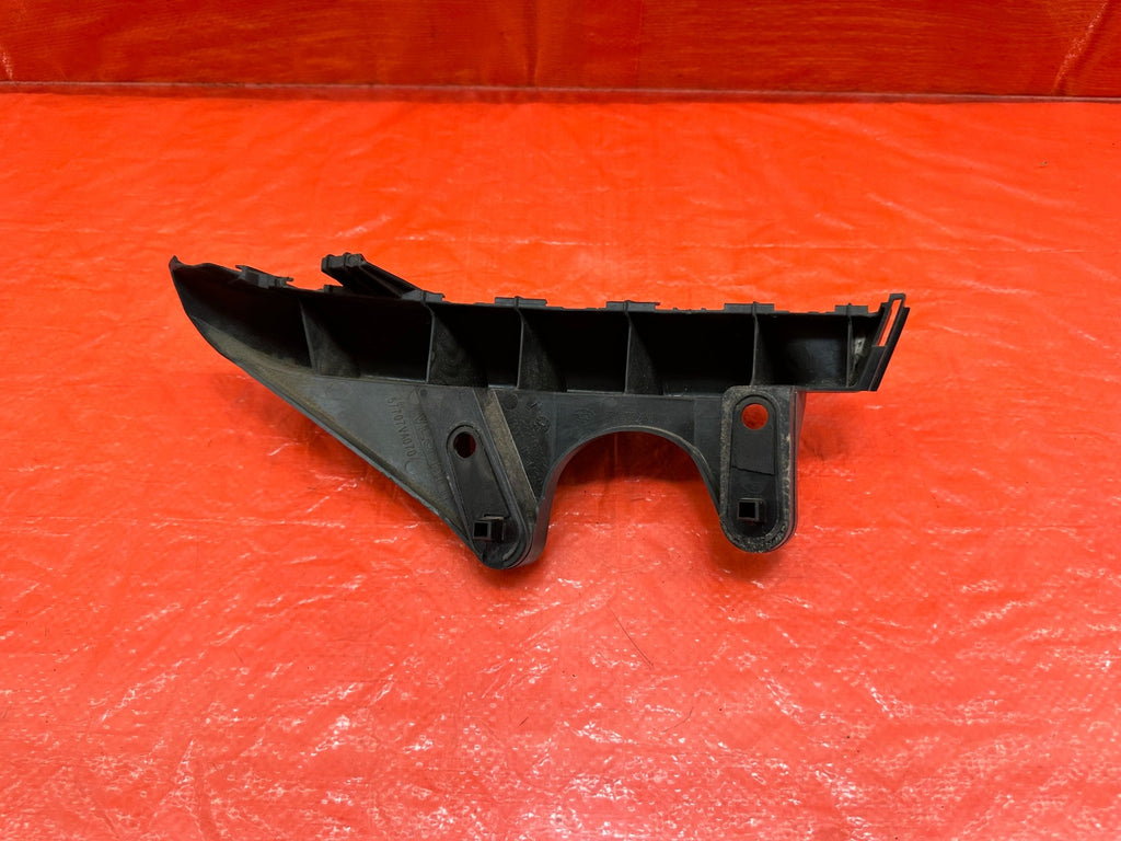 15 21 SUBARU WRX & STI   RIGHT REAR BUMPER COVER BRACKET CLIP RETAINER   OEM 18312