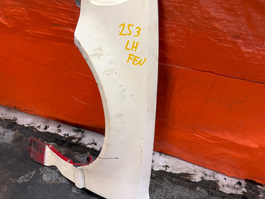 90 91 HONDA CIVIC HATCHBACK   FENDER   DRIVER LEFT SIDE FENDER   OEM 3252