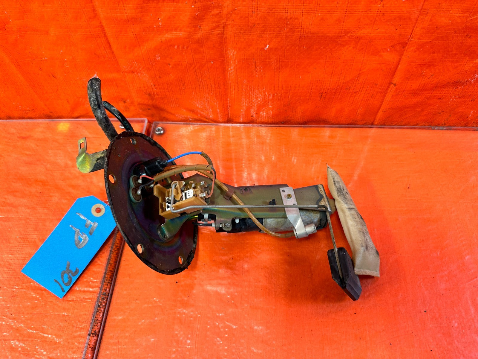 97 98 HONDA CR V CRV   GASOLINE GAS FUEL PUMP SENDING UNIT W/ HOUSING OEM #3015