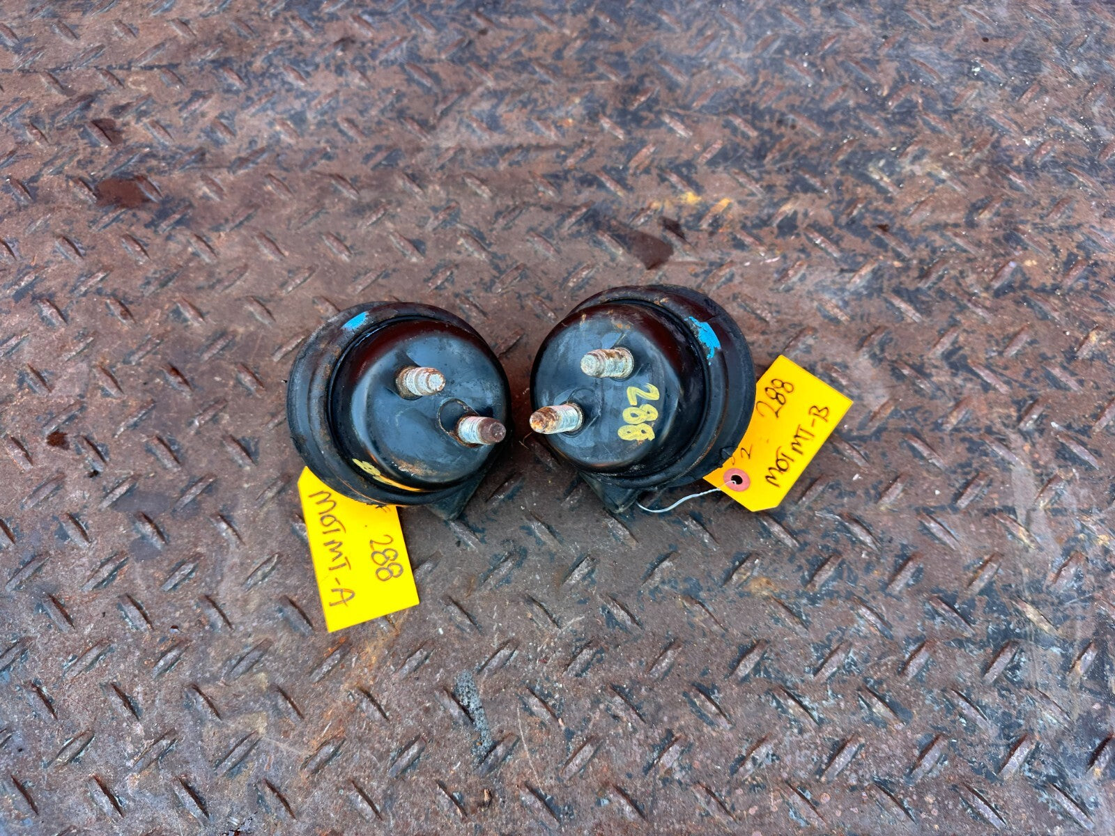 02 10 LEXUS SC430   3UZFE MOTOR MOUNT SET LEFT RIGHT   OEM FACTORY #28810