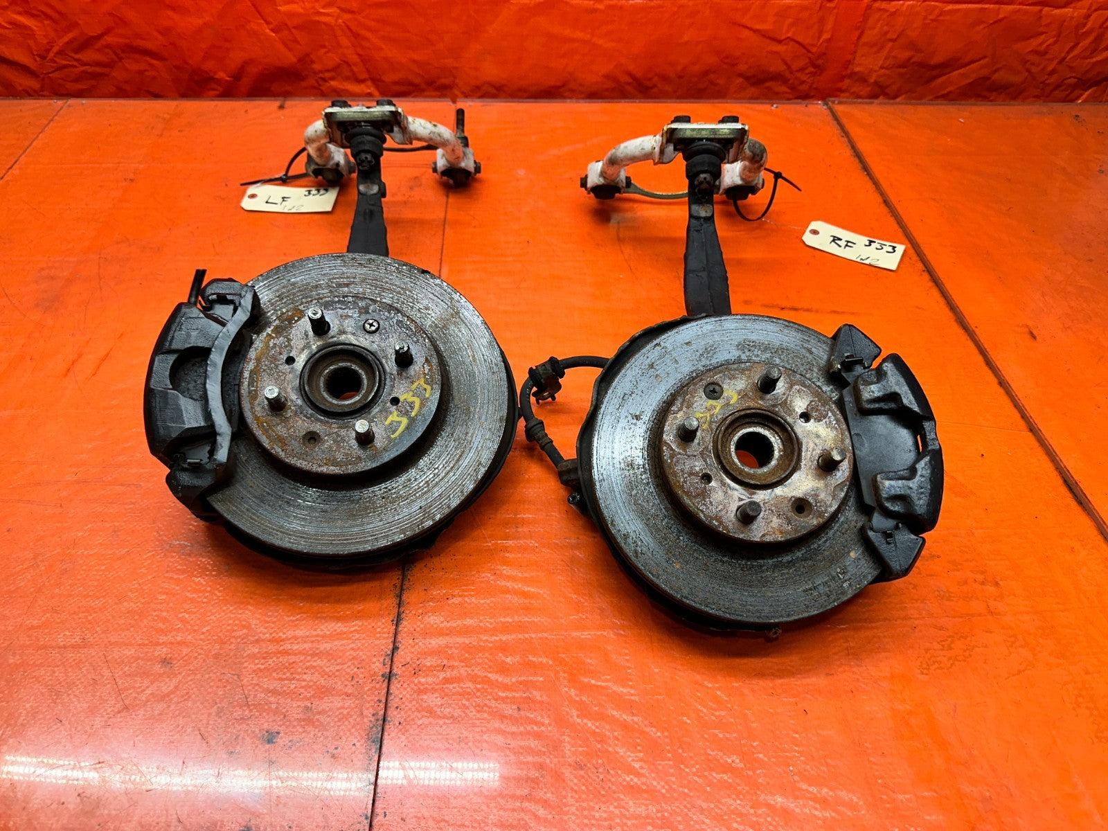 92 95 HONDA CIVIC EX   FRONT KNUCKLE SPINDLE BRAKE CONVERSION CALIPERS OEM #3330