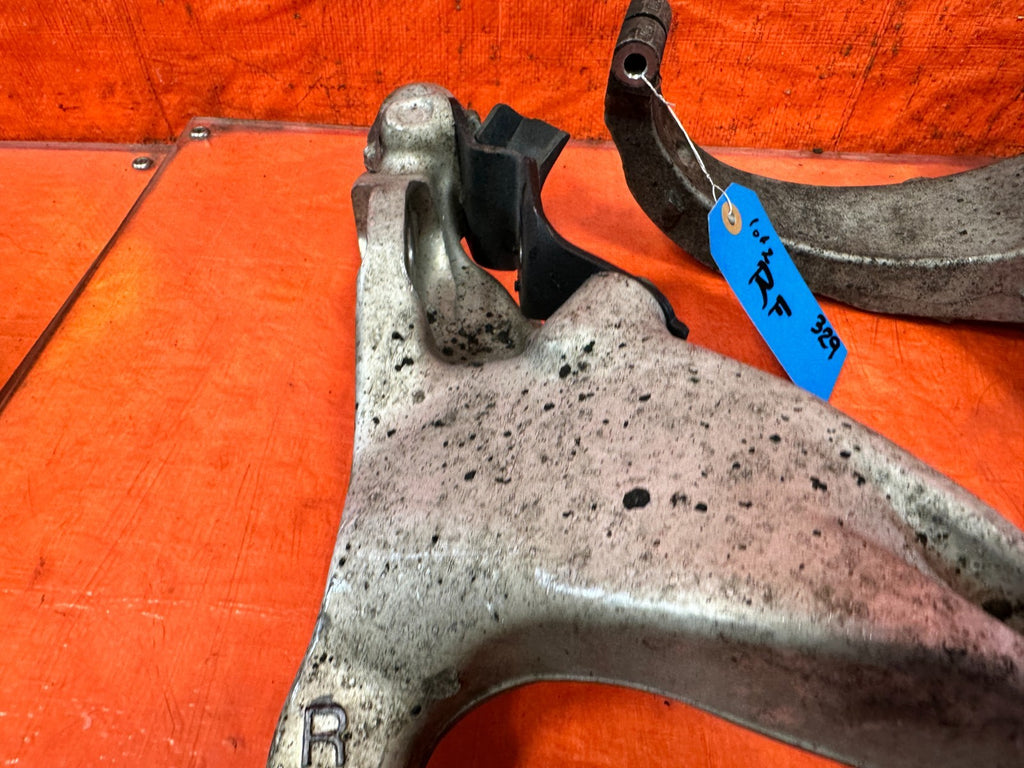 08 15 INFINITI G37 Q60 RWD RIGHT FRONT KNUCKLE SPINDLE LOWER CONTROL ARM #3293