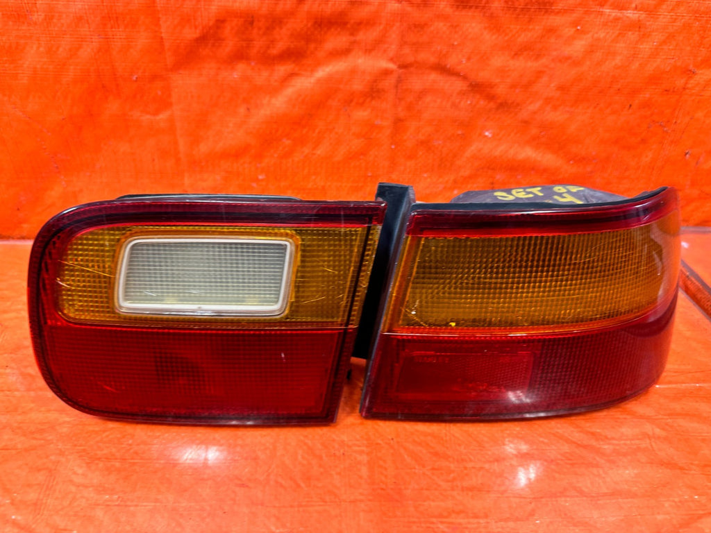 92 95 HONDA CIVIC   2D COUPE   RIGHT   INNER AND OUTER TAIL LIGHT LAMP   OEM 3275