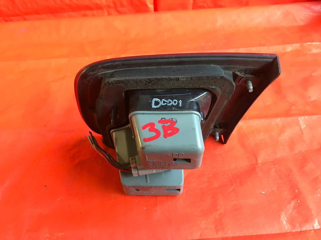 OEM 1992 1993 HONDA CIVIC 2 & 4 DOOR DRIVER LEFT INNER TAIL LIGHT TRUNK L LH3