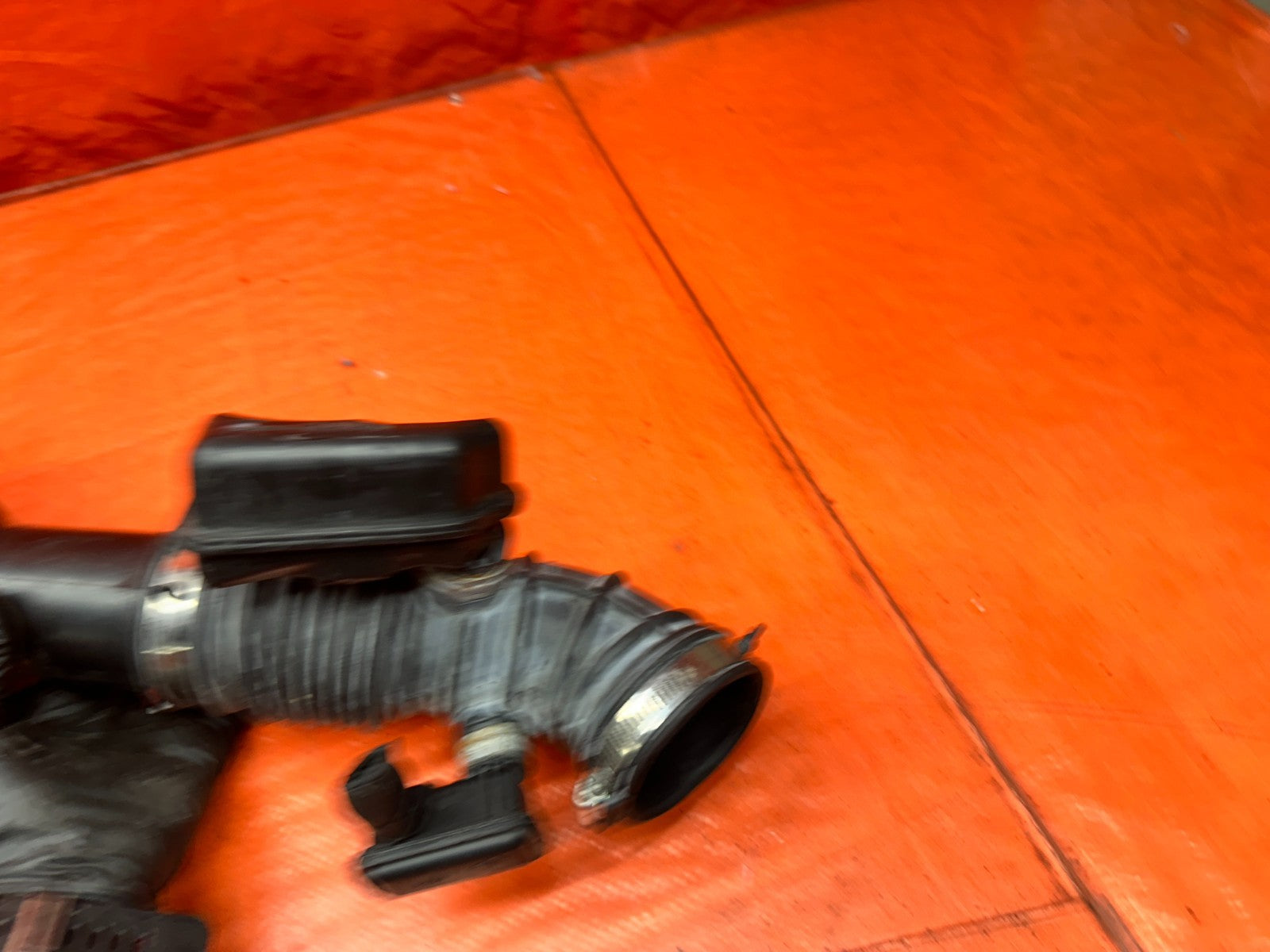 14-15 INFINITI Q50 4D 3.7L VQ37VHR LEFT DRIVER AIR INTAKE BOX TUBE ASSY OEM #Q5014