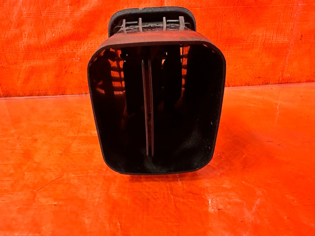 94 01 ACURA INTEGRA   PASSENGER RIGHT AC AIR CONDITIONING VENT R RH   OEM OE 2748
