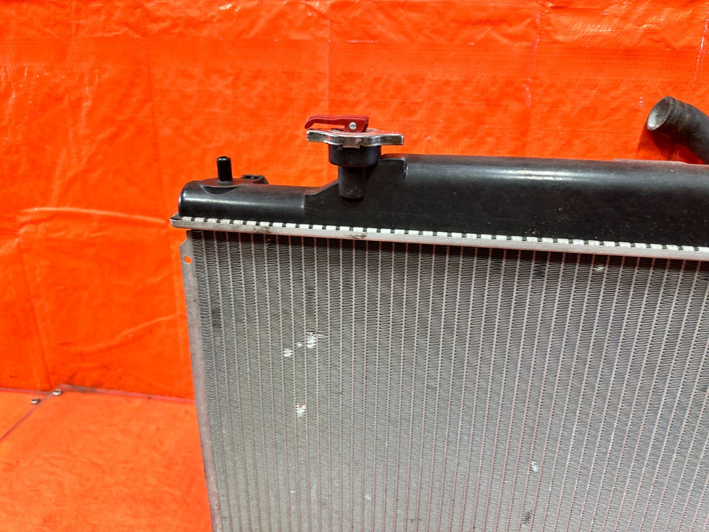 02 05 HONDA CIVIC SI EP3   RADIATOR W/ BOTH COOLING FANS & OVERFLOW TANK OEM 3068