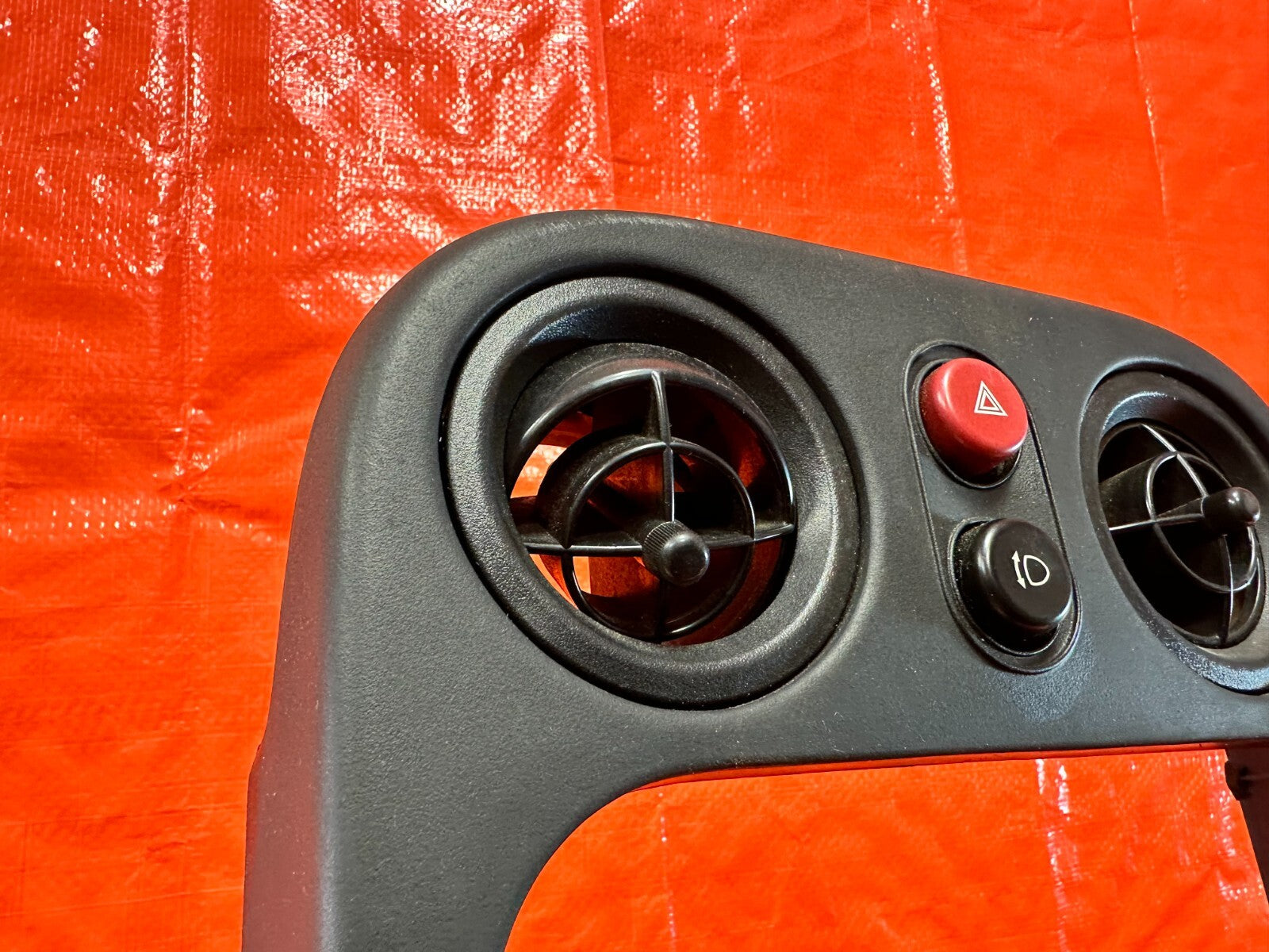 90 93 MAZDA MX 5 MIATA RADIO CLIMATE CONTROL CENTER CONSOLE TRIM CENTER COVER11