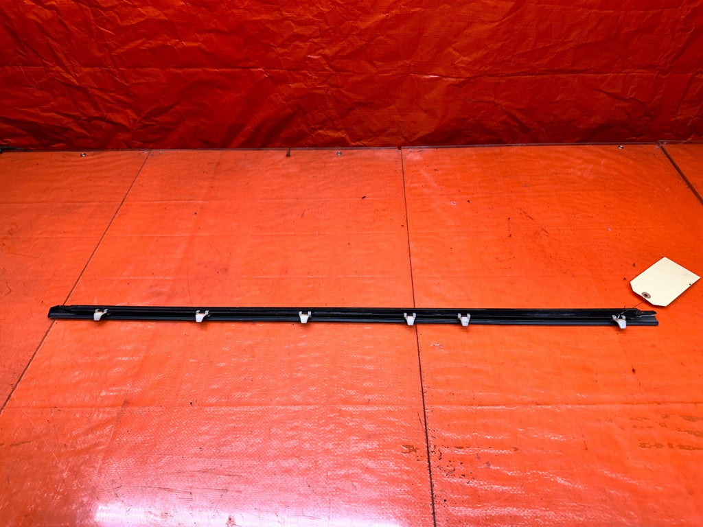 94 01 ACURA INTEGRA 2D LEFT DRIVER DOOR WINDOW GLASS TRIM OEM #3318