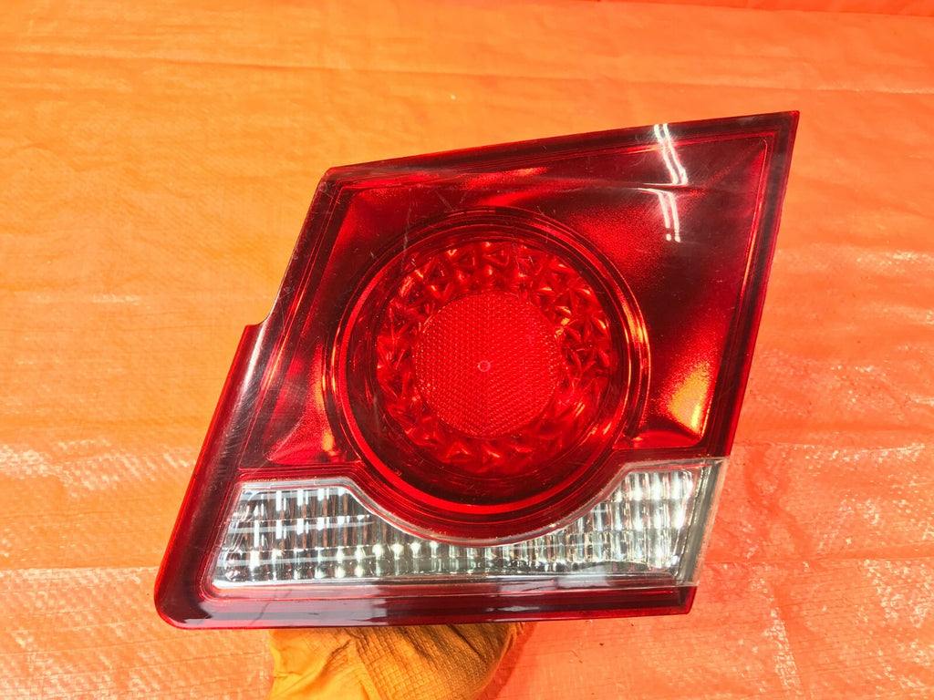 OEM 2013 2014 2015 CHEVROLET CRUZE PASSENGER RIGHT INNER TRUNK TAIL LIGHT LAMP 3