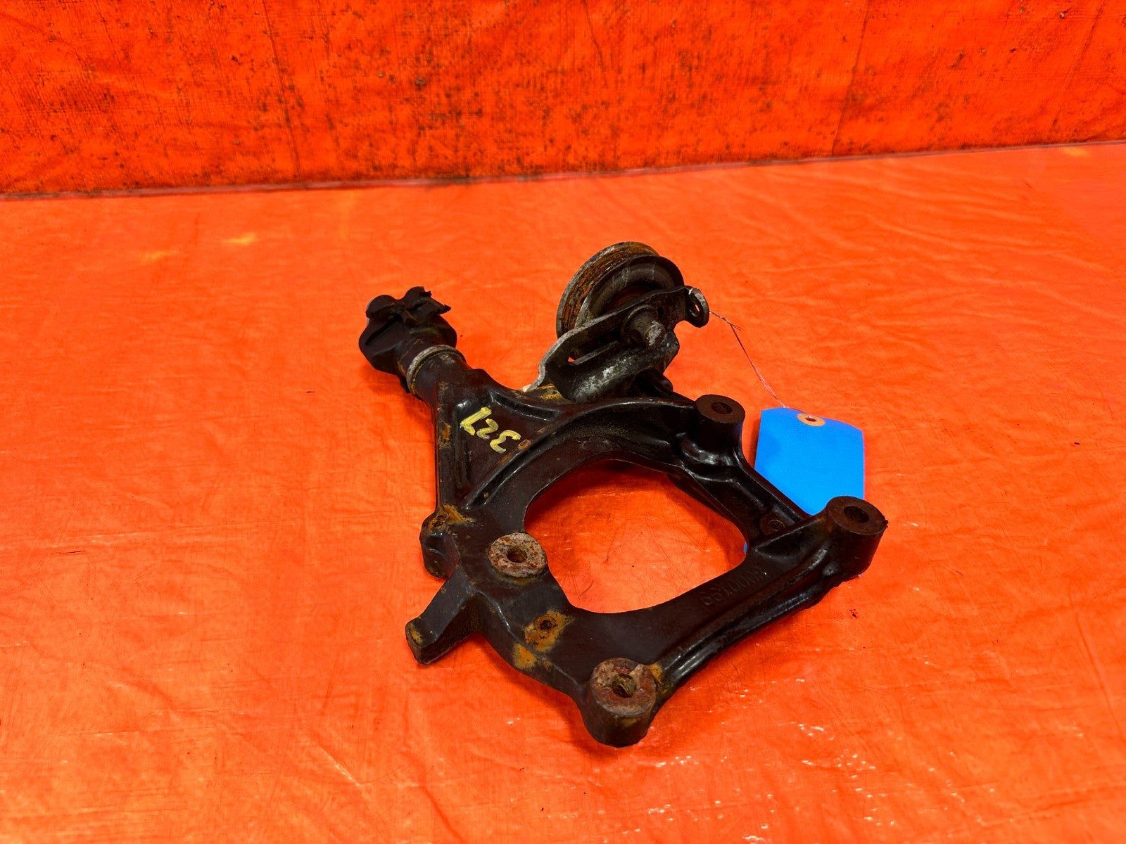 92 95 HONDA CIVIC   D SERIES   D15 D16 SOHC AC COMPRESSOR BRACKET   OEM 3277