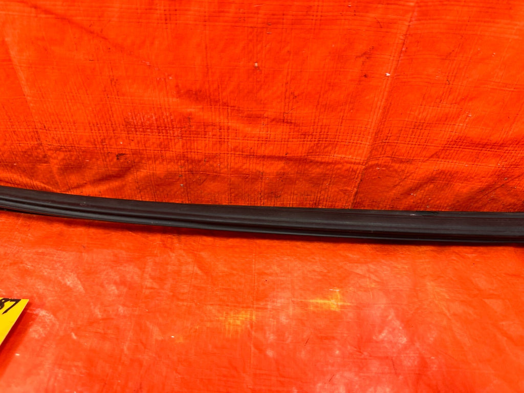 96 00 HONDA CIVIC COUPE & HATCH   DRIVER LEFT DOOR GLASS WINDOW SUB SEAL OEM 2876