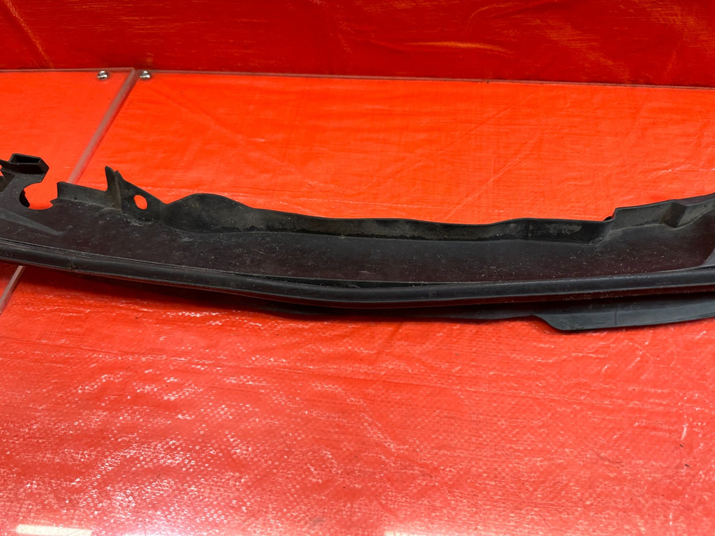 07 13 INFINITI G35 G37 SEDAN   RUBBER FENDER TRIM HOOD SEAL   RIGHT   OEM #1926