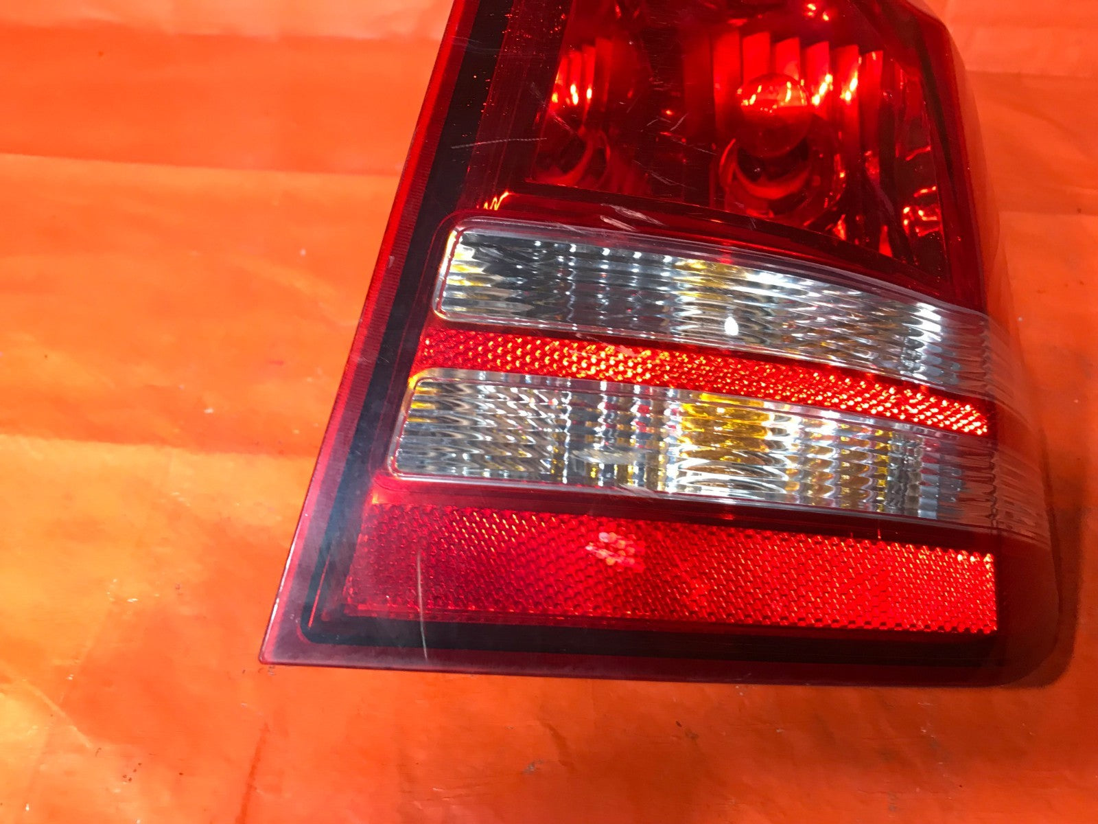 OEM 2009 09 DODGE JOURNEY PASSENGER RIGHT TAIL LIGHT LAMP   NON LED   05116290AE1