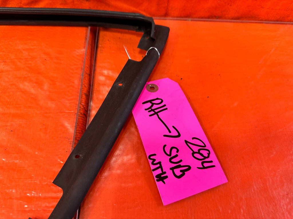 96 00 HONDA CIVIC   COUPE & HATCH   PASSENGER RIGHT DOOR GLASS SUB SEAL OEM #2843